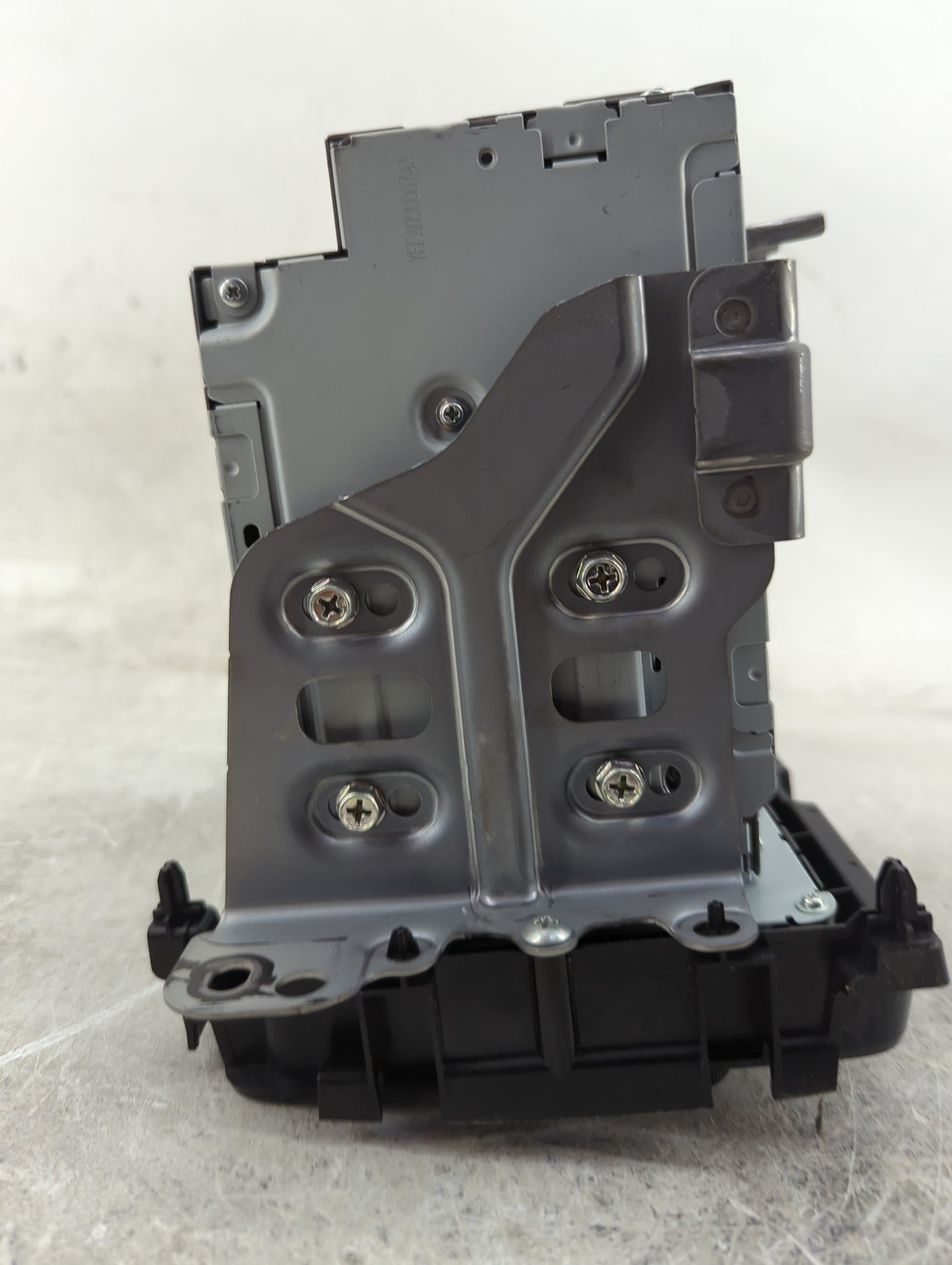 2016 Honda Hr-V Radio AM FM Cd Player Receiver Replacement P/N:39100-T7W-A710-M1 Fits OEM Used Auto Parts - Oemusedautoparts