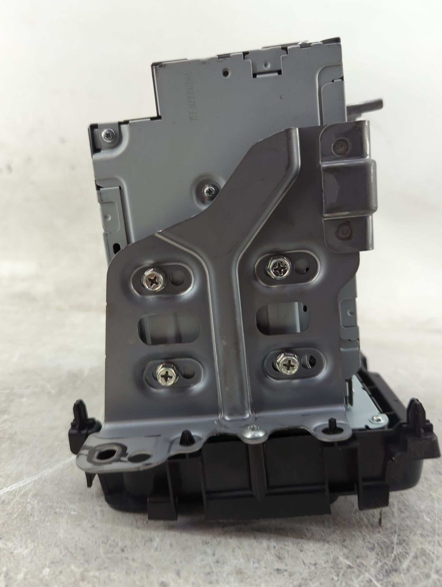 2016 Honda Hr-V Radio AM FM Cd Player Receiver Replacement P/N:39100-T7W-A710-M1 Fits OEM Used Auto Parts - Oemusedautoparts
