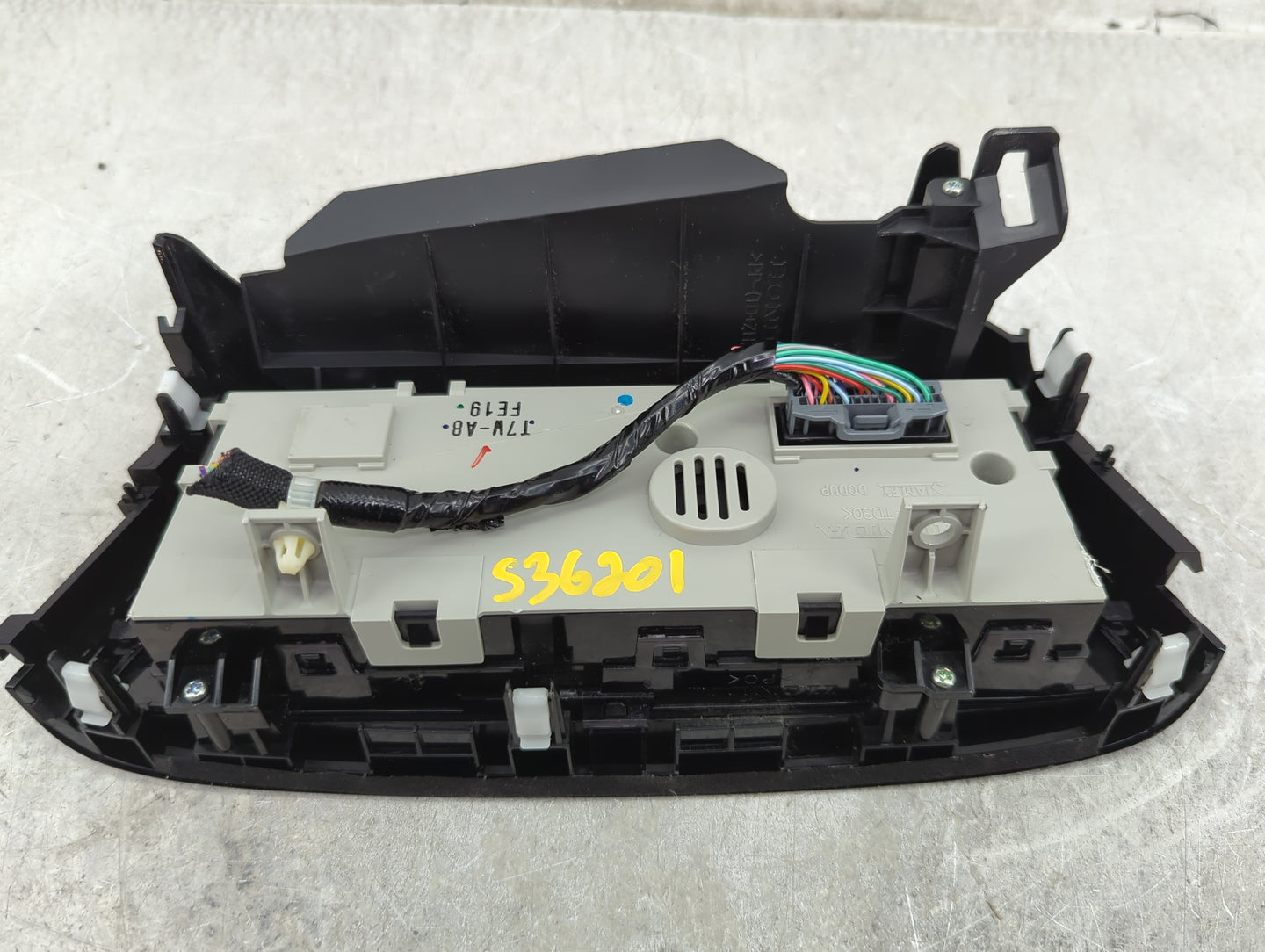 2016 Honda Hr-v Information Display Screen - Oemusedautoparts1.com