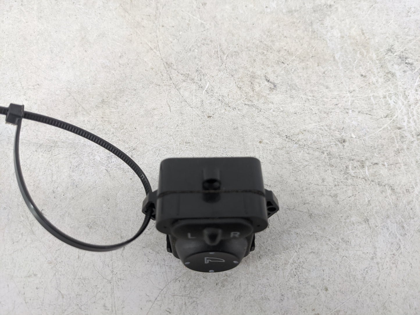 2016 Honda Hr-v Driver Left Door Mirror Power Switch M45 - Oemusedautoparts1.com