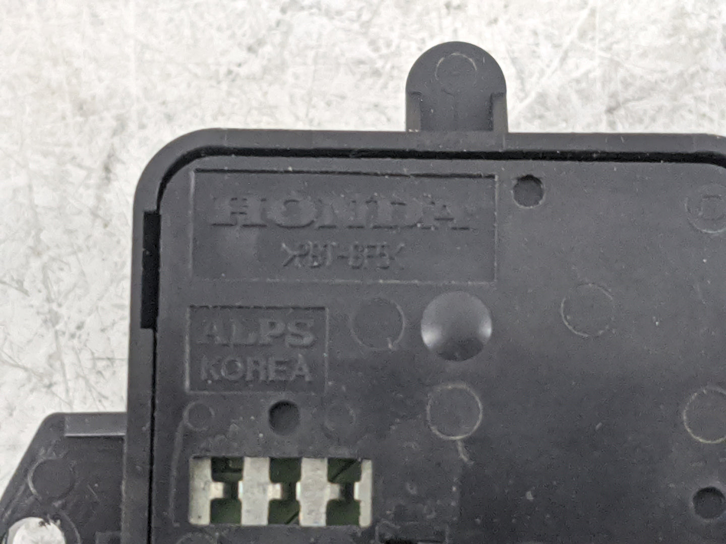 2016 Honda Hr-v Driver Left Door Mirror Power Switch M45 - Oemusedautoparts1.com