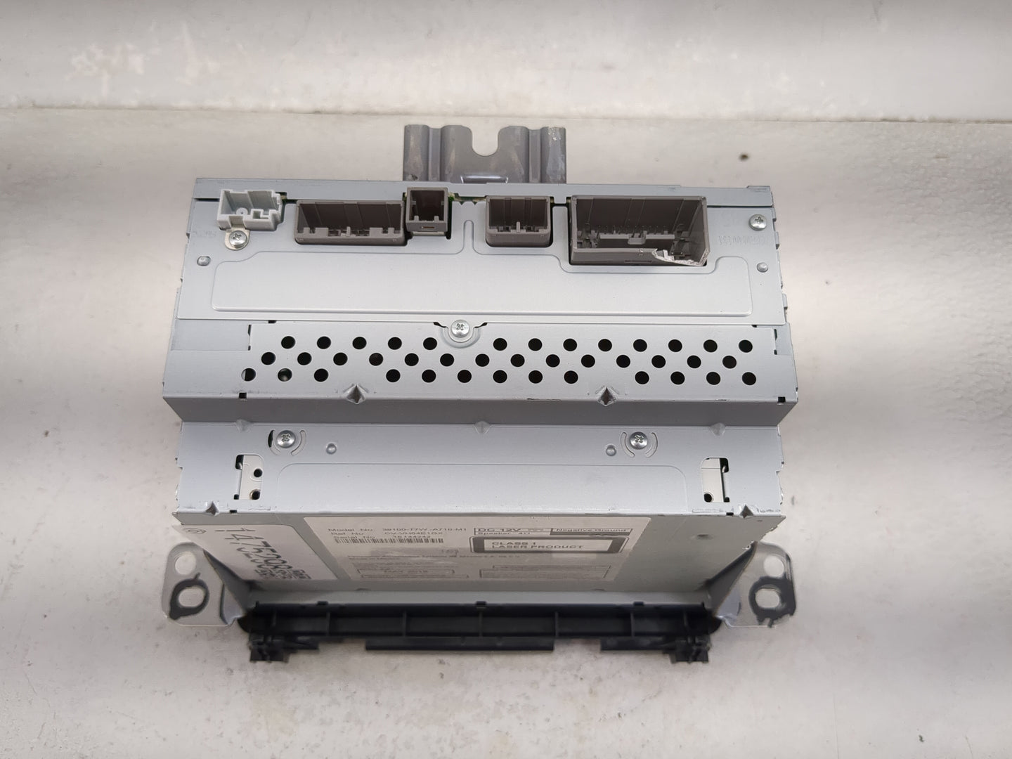 2016 Honda Hr-V Radio AM FM Cd Player Receiver Replacement P/N:39100-T7W-A710-M1 CV-VH04E1GX Fits OEM Used Auto Parts - Oemu