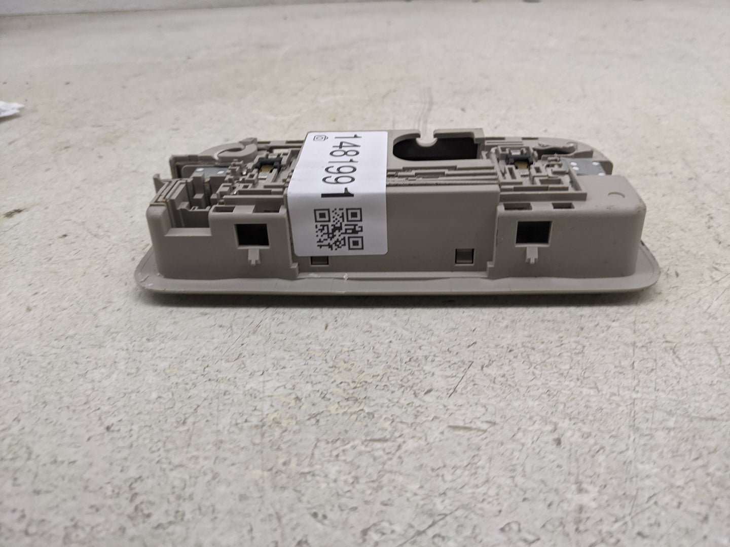 2016 Honda Hr-v Overhead Roof Console Tan - Oemusedautoparts1.com