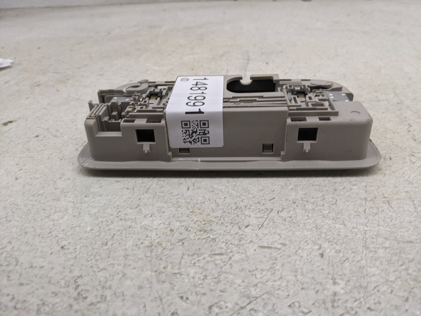 2016 Honda Hr-v Overhead Roof Console Tan - Oemusedautoparts1.com