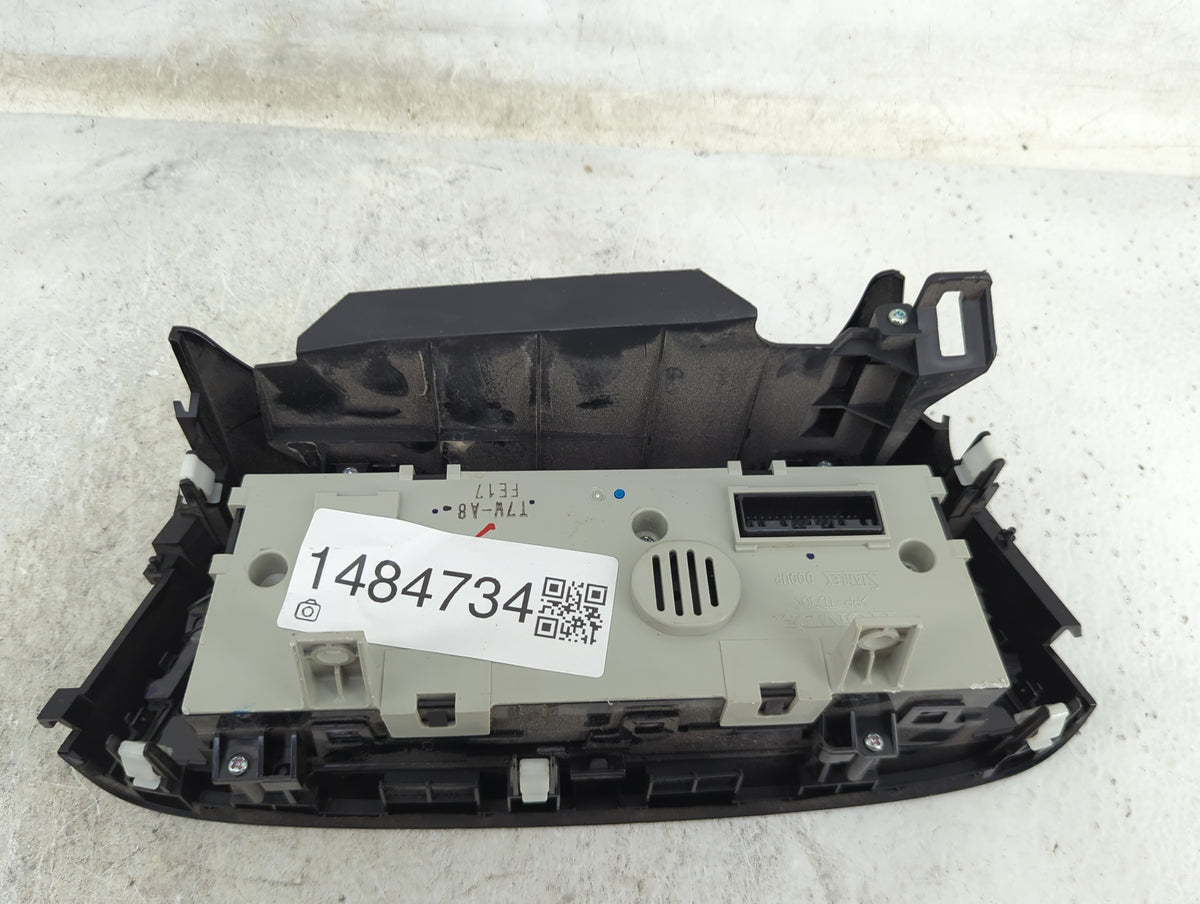 2016-2022 Honda Hr-V Climate Control Module Temperature AC/Heater Replacement P/N:T7W-A8 FE17 Fits OEM Used Auto Parts - Oem