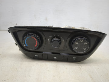 2016 Honda Hr-V Climate Control Module Temperature AC/Heater Replacement Fits OEM Used Auto Parts - Oemusedautoparts1.com