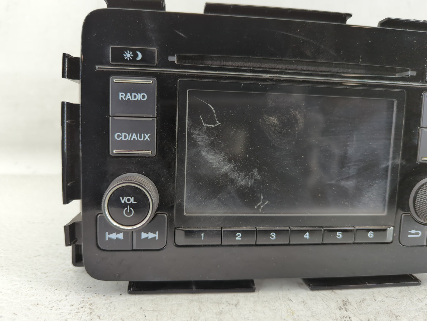2016-2016 Honda Hr-v Am Fm Cd Player Radio Receiver - Oemusedautoparts1.com
