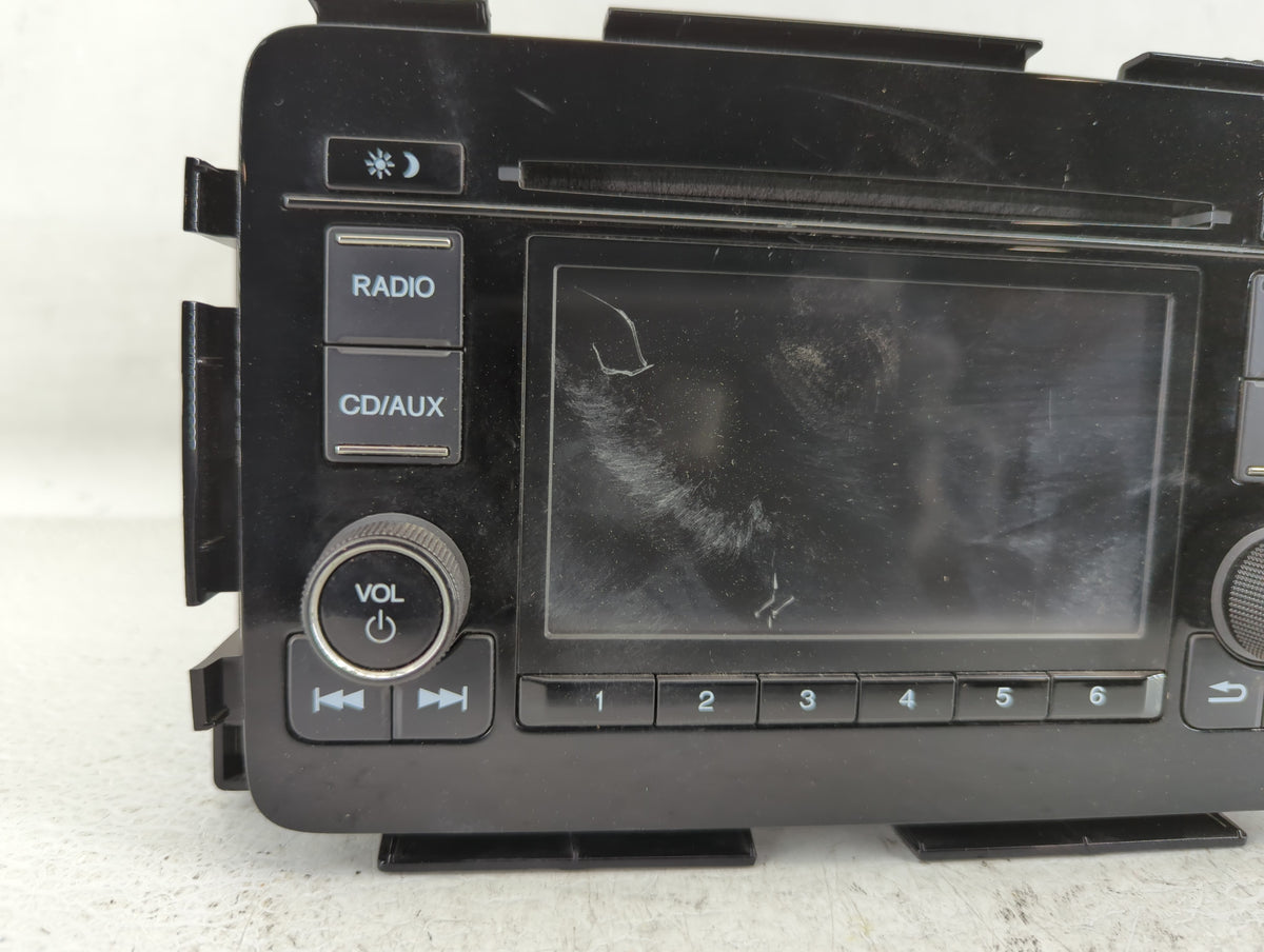 2016-2016 Honda Hr-v Am Fm Cd Player Radio Receiver 549188 - Oemusedautoparts1.com