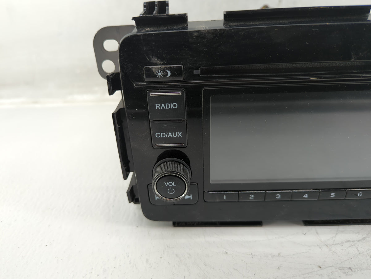 2016-2016 Honda Hr-v Am Fm Cd Player Radio Receiver 577242 - Oemusedautoparts1.com