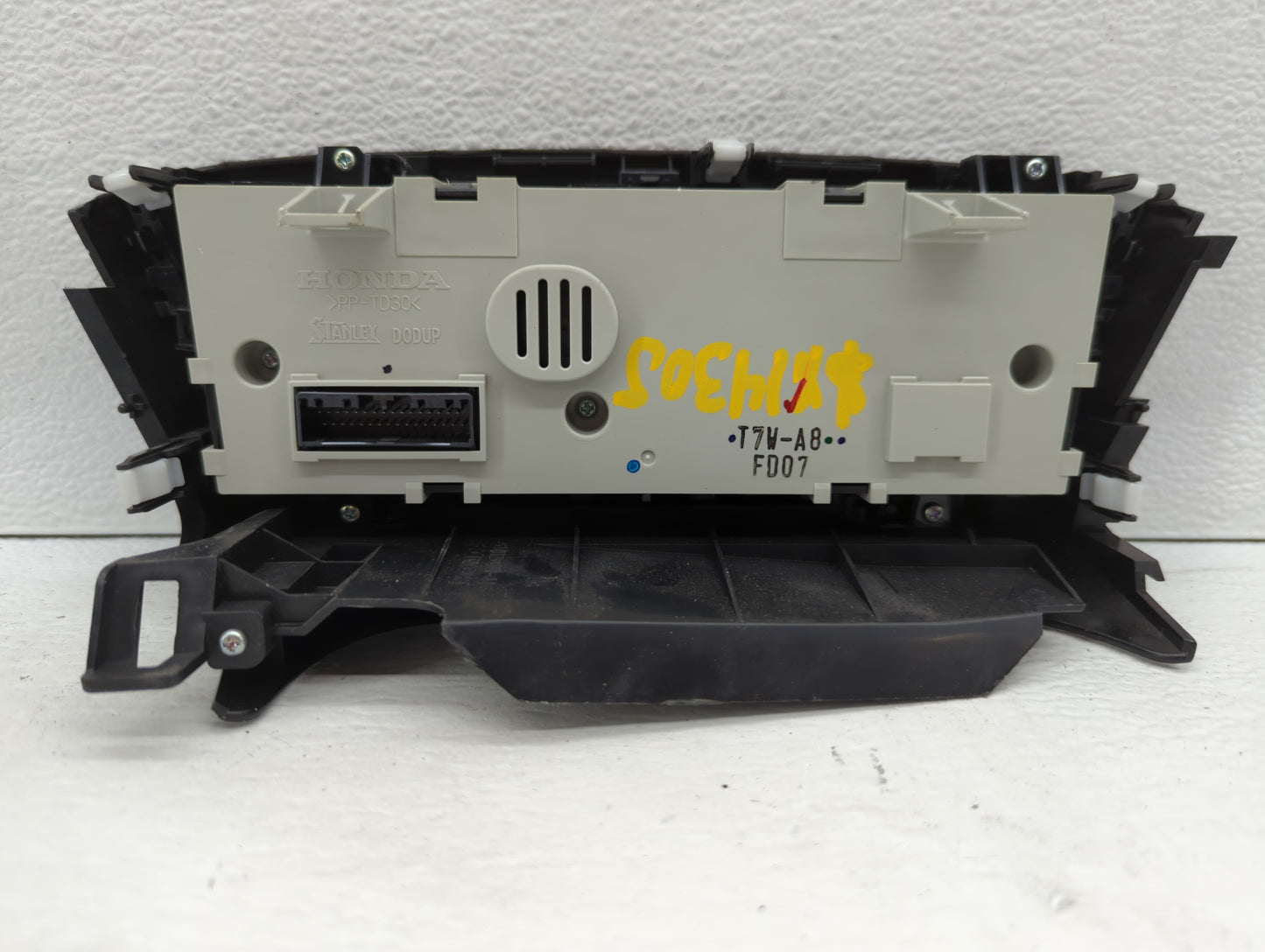 2016-2022 Honda Hr-V Climate Control Module Temperature AC/Heater Replacement P/N:T7W-A8 Fits OEM Used Auto Parts - Oemuseda
