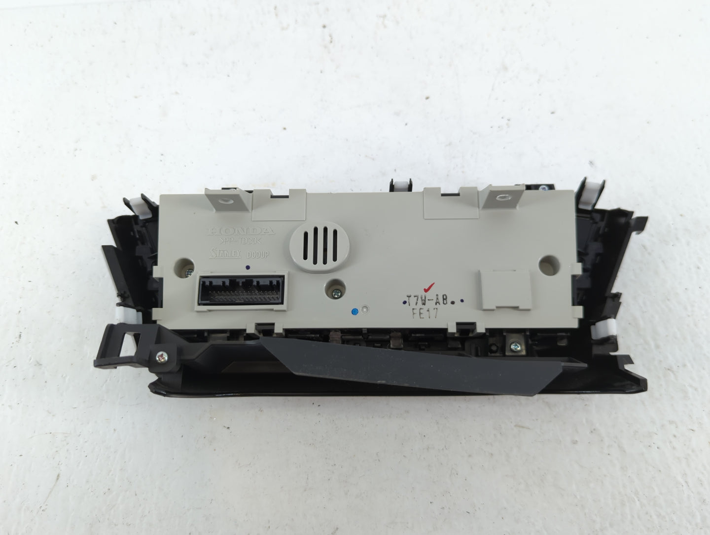 2016-2022 Honda Hr-V Climate Control Module Temperature AC/Heater Replacement P/N:T7W-AB Fits OEM Used Auto Parts - Oemuseda