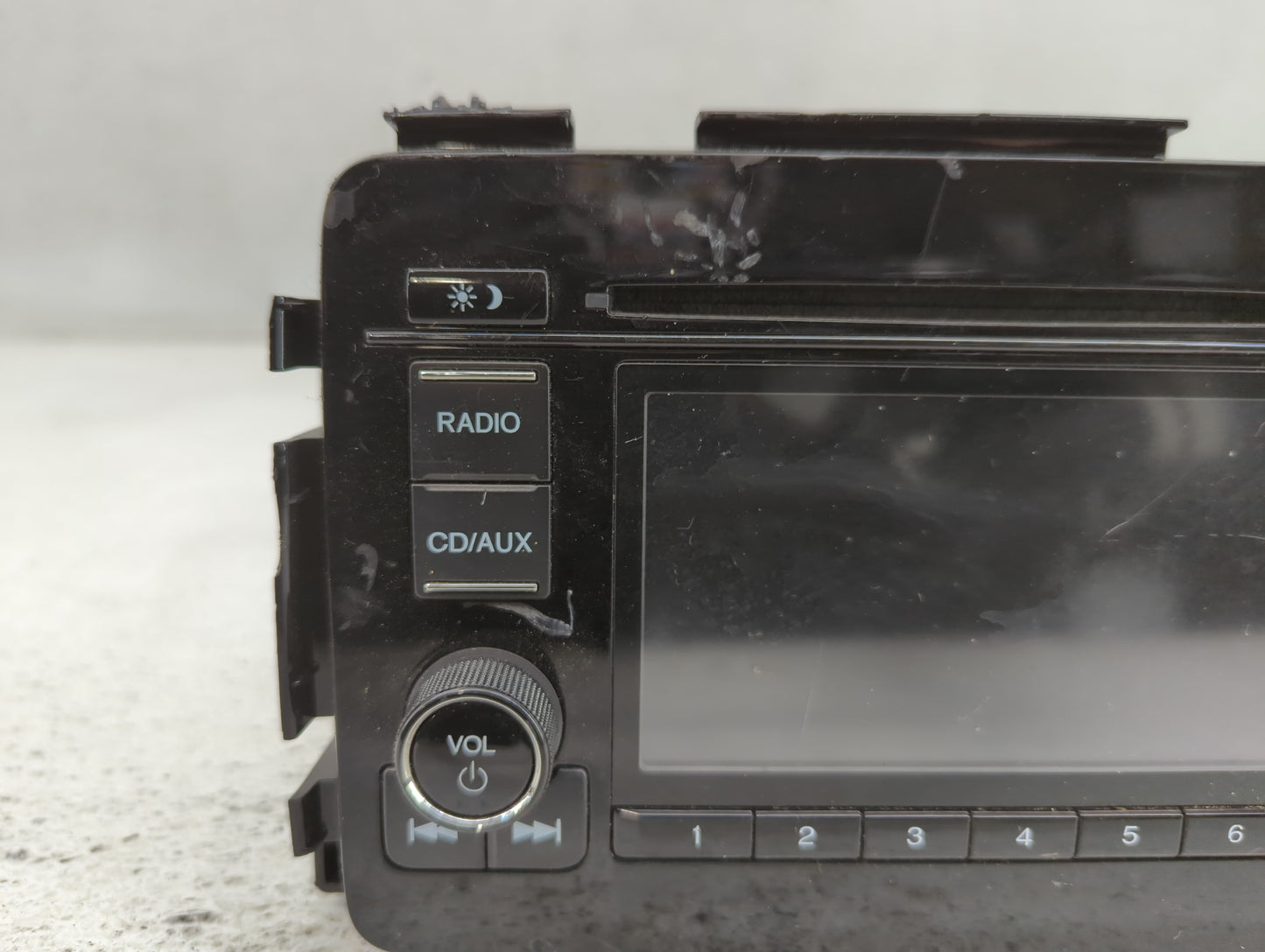 2016-2016 Honda Hr-v Am Fm Cd Player Radio Receiver - Oemusedautoparts1.com