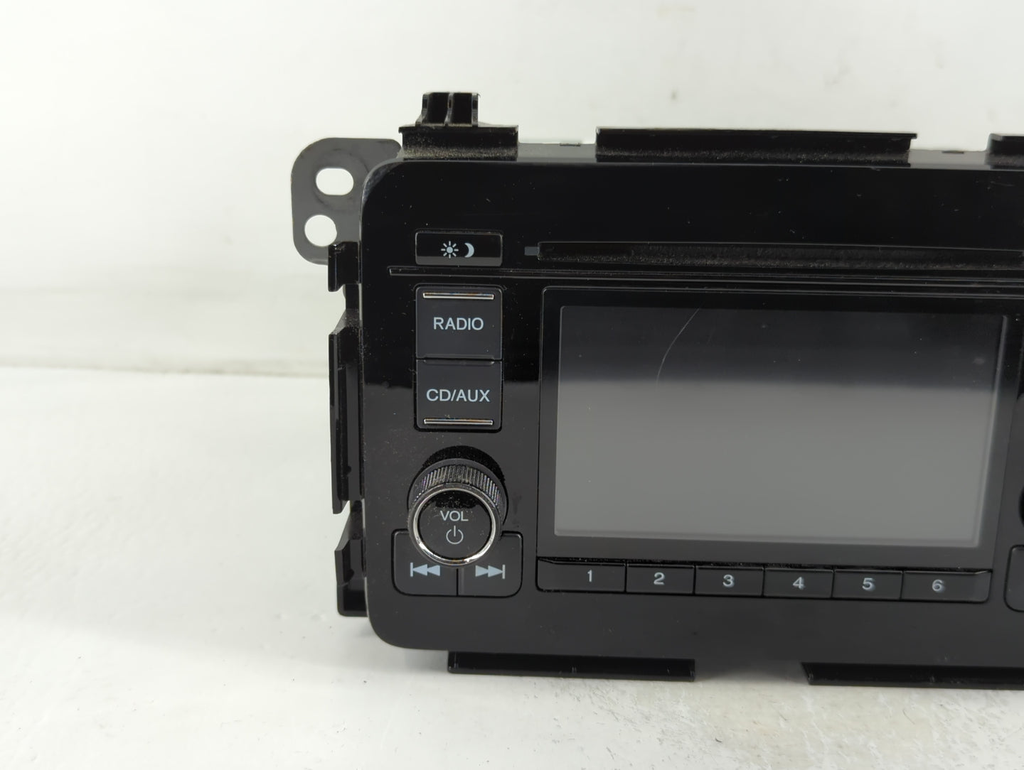 2016 Honda Hr-V Radio AM FM Cd Player Receiver Replacement P/N:39100-T7W-A710-M1 Fits OEM Used Auto Parts - Oemusedautoparts