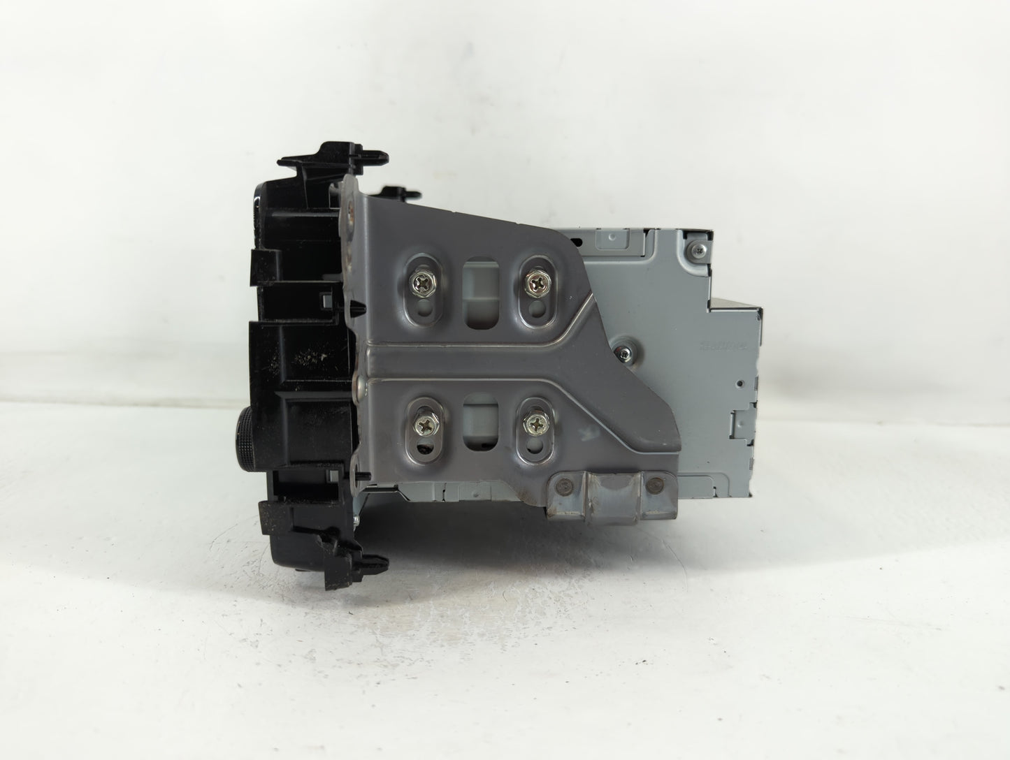 2016 Honda Hr-V Radio AM FM Cd Player Receiver Replacement P/N:39100-T7W-A710-M1 Fits OEM Used Auto Parts - Oemusedautoparts