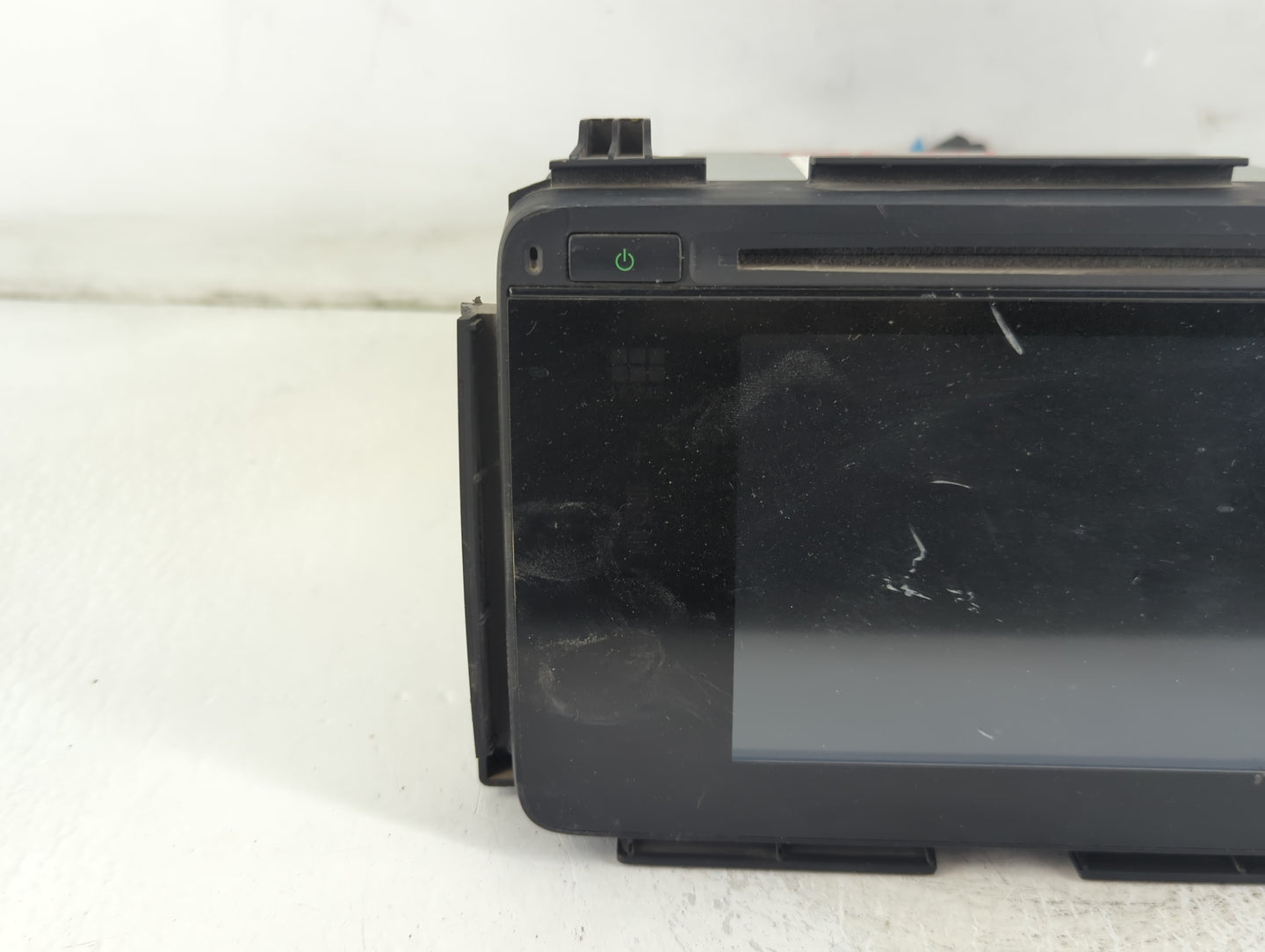 2016 Honda Hr-V Radio AM FM Cd Player Receiver Replacement P/N:39100-T7W-C014-M1 Fits OEM Used Auto Parts - Oemusedautoparts