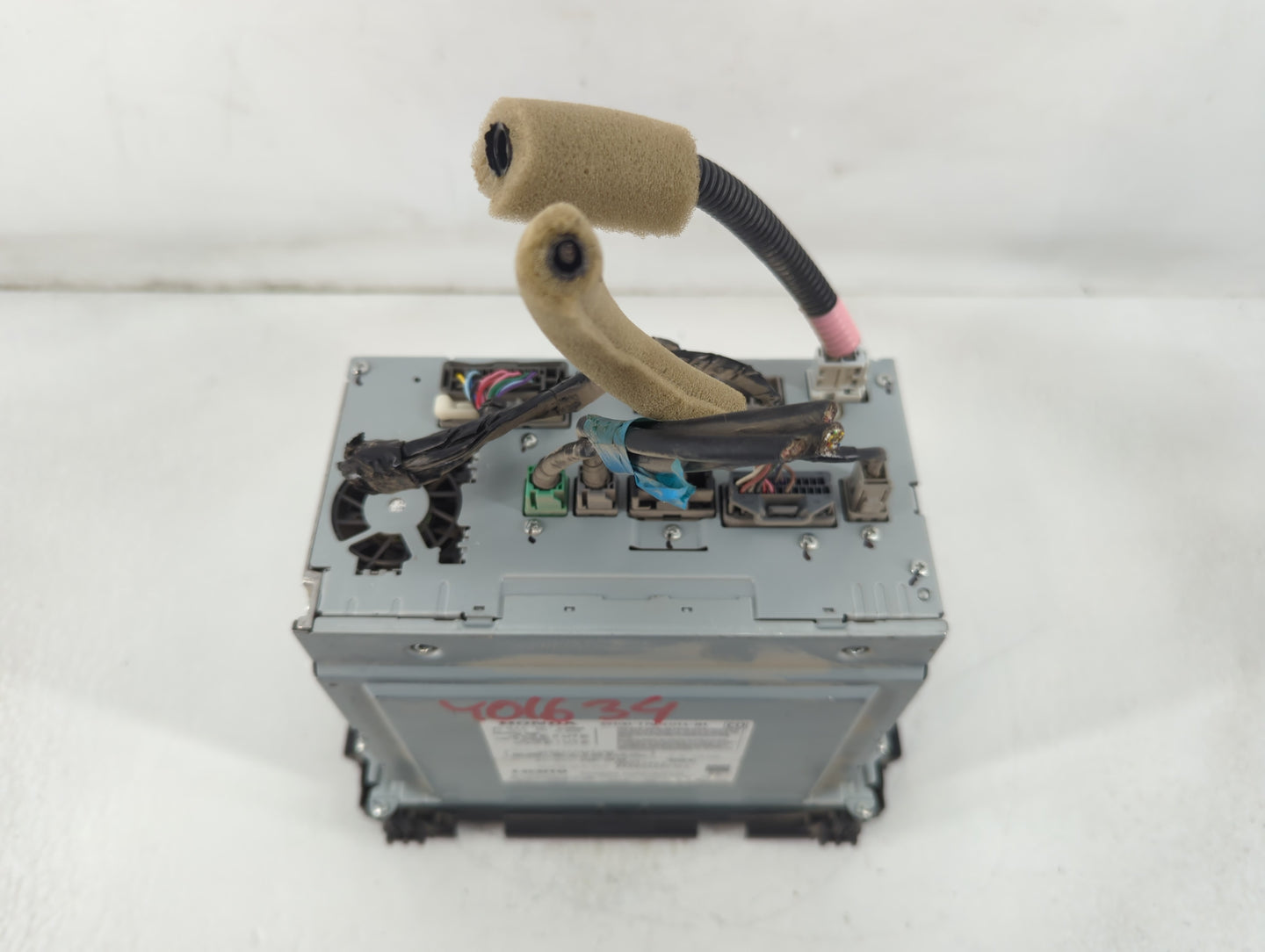 2016 Honda Hr-V Radio AM FM Cd Player Receiver Replacement P/N:39100-T7W-C014-M1 Fits OEM Used Auto Parts - Oemusedautoparts