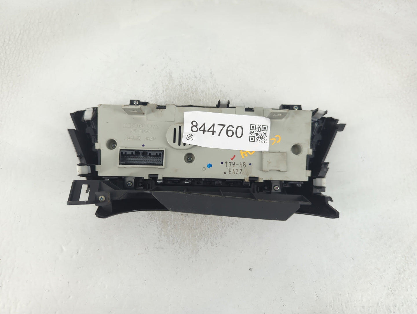2016-2022 Honda Hr-V Climate Control Module Temperature AC/Heater Replacement P/N:EA22 T7W-A8 Fits OEM Used Auto Parts - Oem