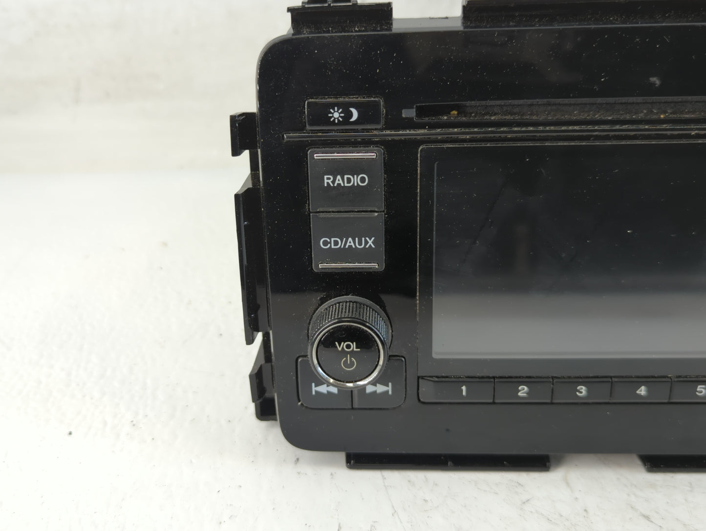 2016 Honda Hr-V Radio AM FM Cd Player Receiver Replacement P/N:39100-T7W-A710-M1 Fits OEM Used Auto Parts - Oemusedautoparts