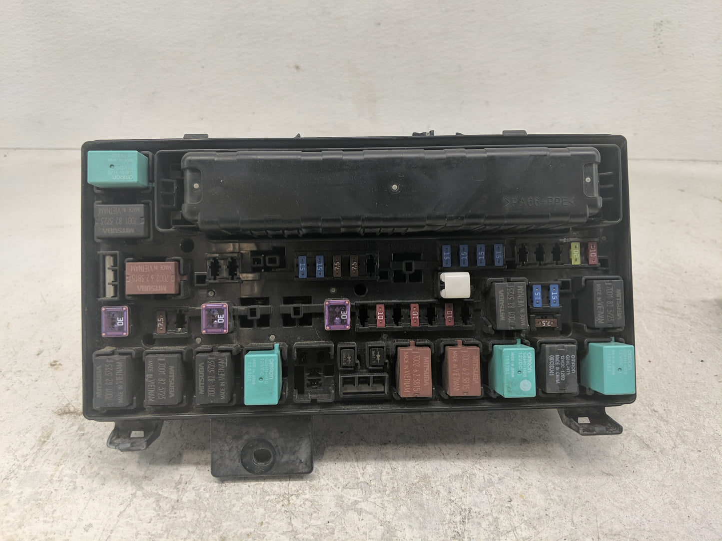 2011-2017 Honda Odyssey Fusebox Fuse Box Panel Relay Module P/N:031R10UFFW Fits Fits 2011 2013 2014 2015 2016 2017 OEM Used 