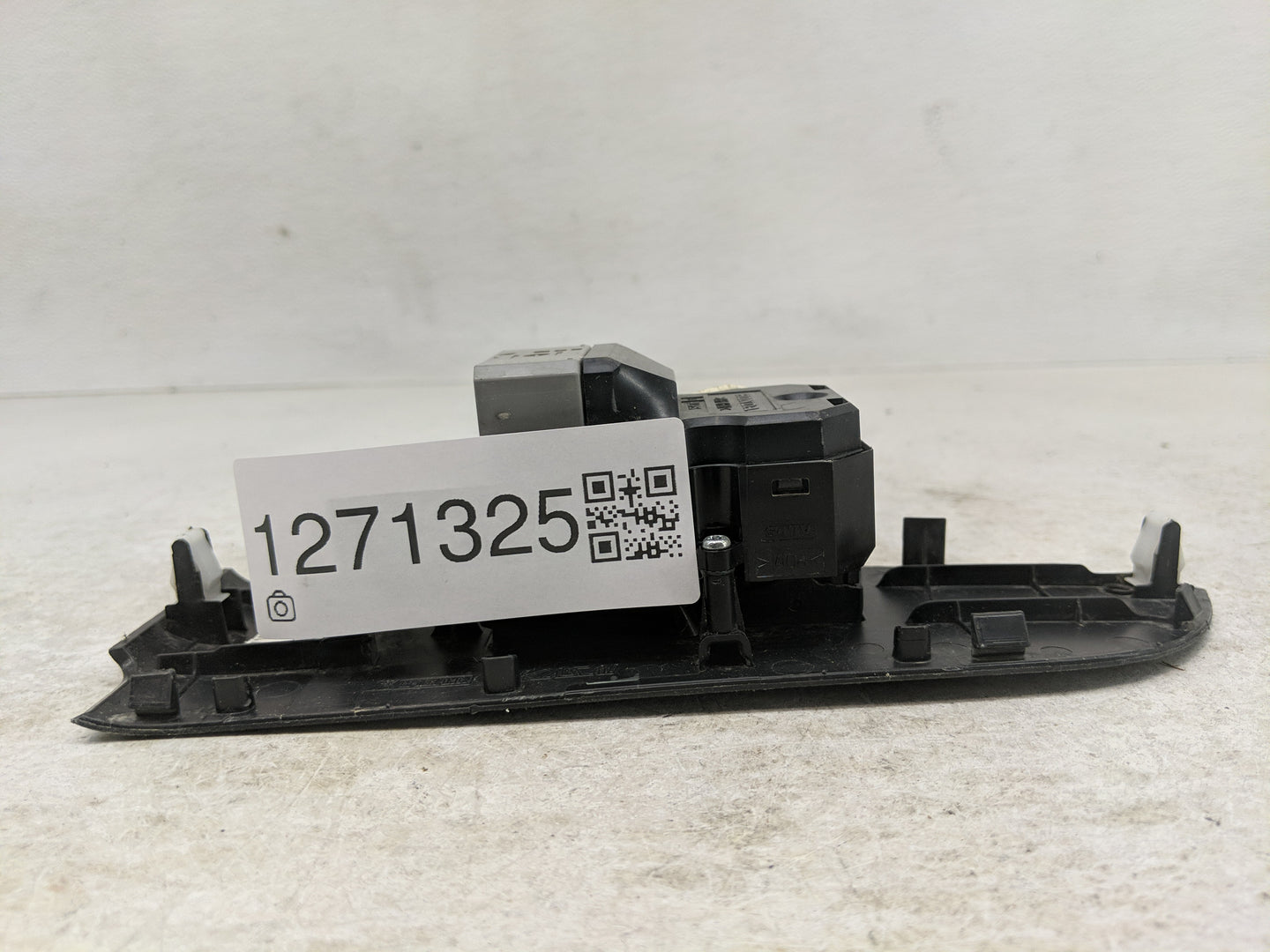 2016 Honda Odyssey Master Power Window Switch Replacement Driver Side Left Fits OEM Used Auto Parts - Oemusedautoparts1.com