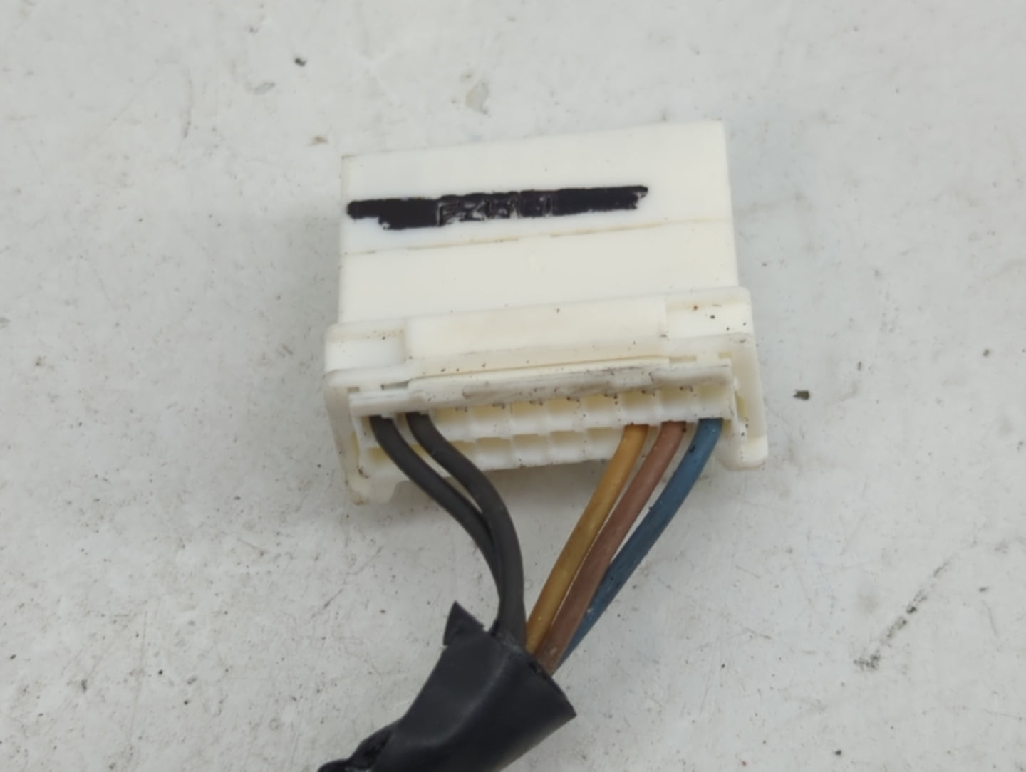 2014-2017 Honda Odyssey Driver Side View Mirror - Left Door Mirror OEM Used - Oemusedautoparts1.com