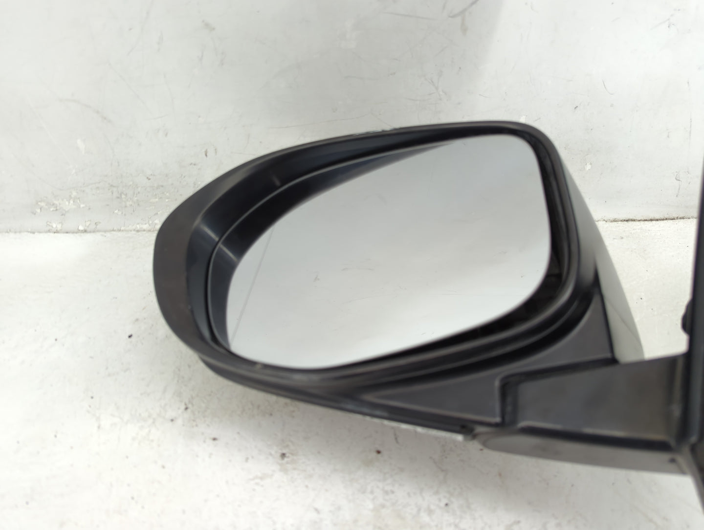 2014-2017 Honda Odyssey Driver Side View Mirror - Left Door Mirror OEM Used - Oemusedautoparts1.com