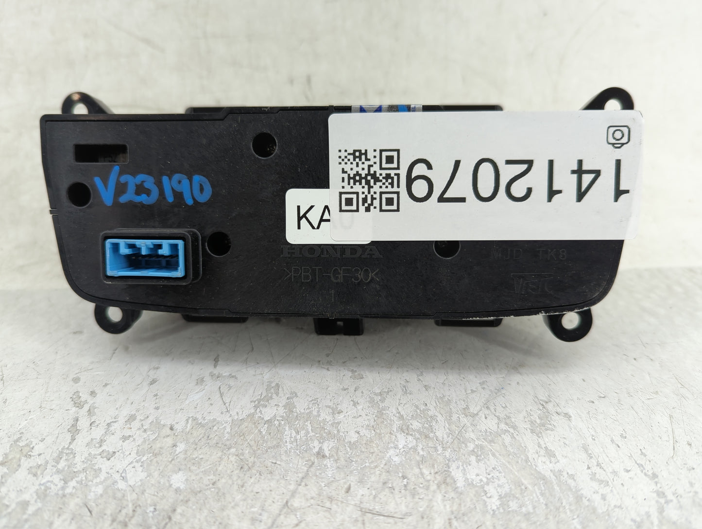 2014-2017 Honda Odyssey Radio Control Panel 1412079 - Oemusedautoparts1.com