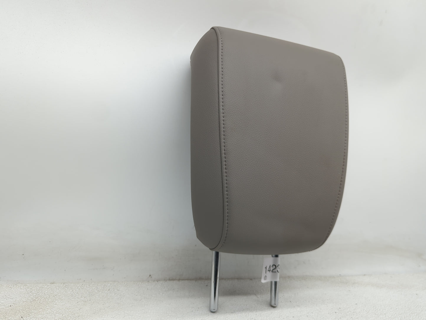 2014-2017 Honda Odyssey Headrest Head Rest Front Driver Passenger Seat Fits Fits 2014 2015 2016 2017 OEM Used Auto Parts - O