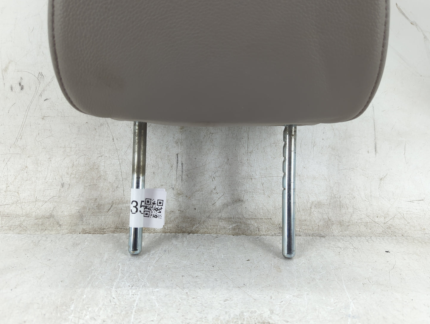 2014-2017 Honda Odyssey Headrest Head Rest Rear Center Seat Fits Fits 2014 2015 2016 2017 OEM Used Auto Parts - Oemusedautop