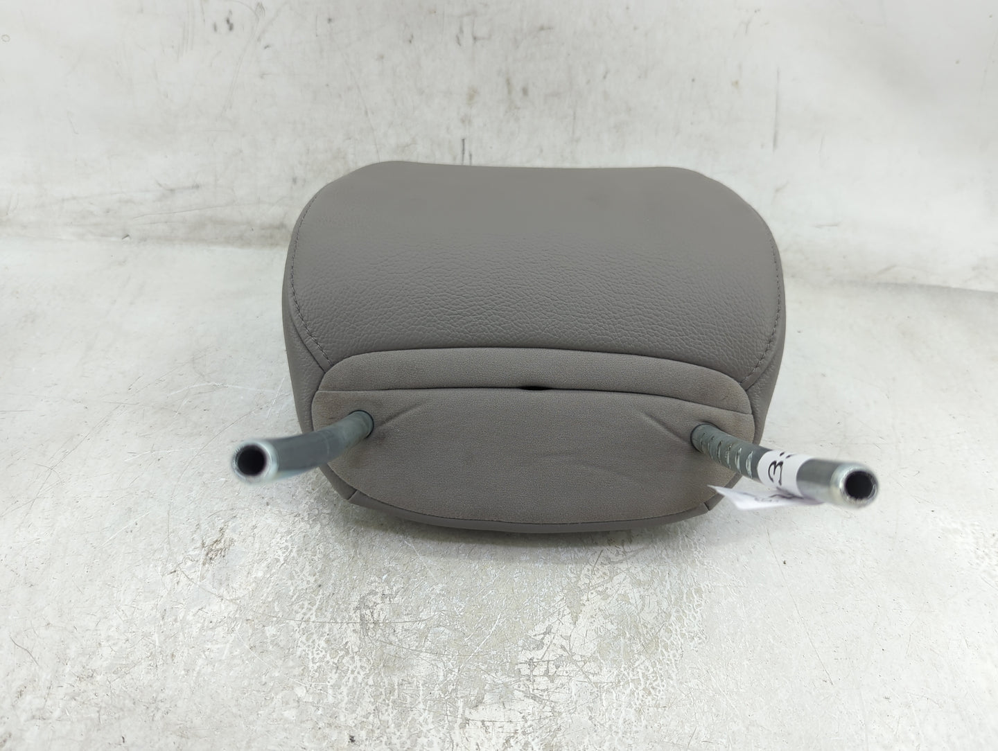 2016 Honda Odyssey Headrest Head Rest Rear Center Seat Fits OEM Used Auto Parts - Oemusedautoparts1.com