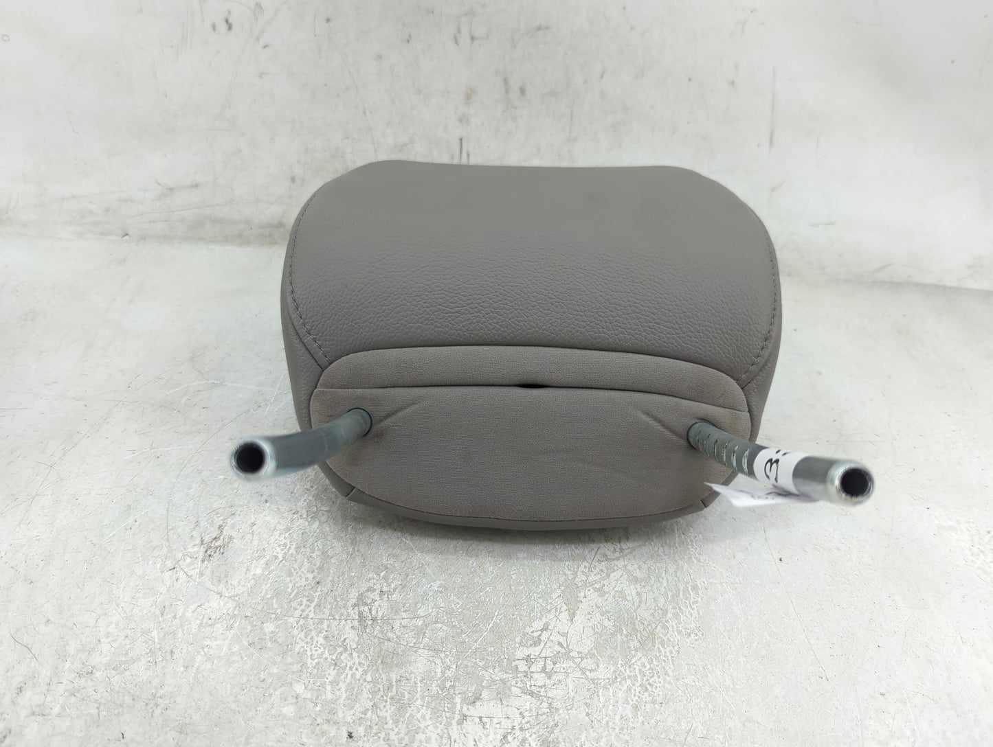 2016 Honda Odyssey Headrest Head Rest Rear Center Seat Fits OEM Used Auto Parts - Oemusedautoparts1.com