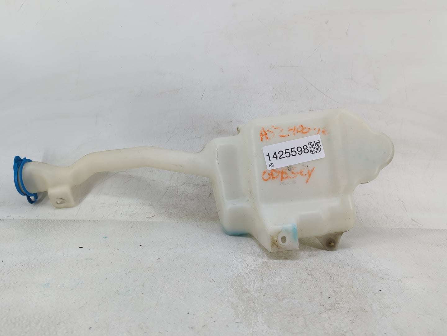 2011-2017 Honda Odyssey Windshield Washer Fluid Reservoir Bottle Oem - Oemusedautoparts1.com