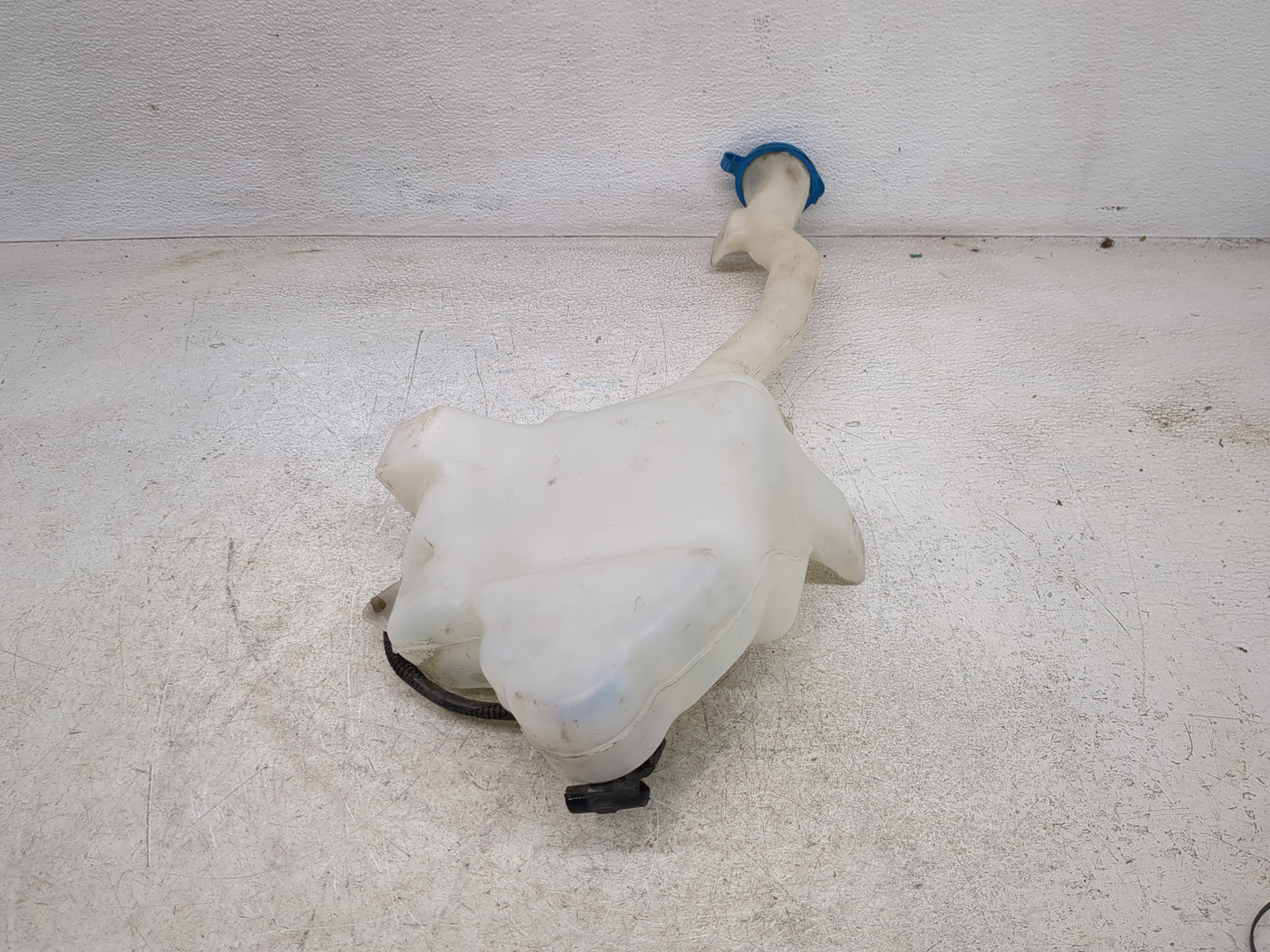 2011-2017 Honda Odyssey Windshield Washer Fluid Reservoir Bottle Oem - Oemusedautoparts1.com