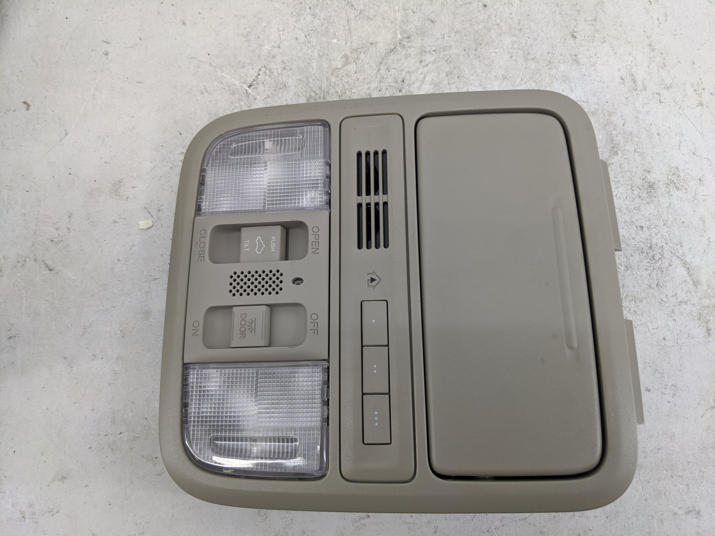 2011-2017 Honda Odyssey Overhead Console W/rear Climate Control Tan - Oemusedautoparts1.com