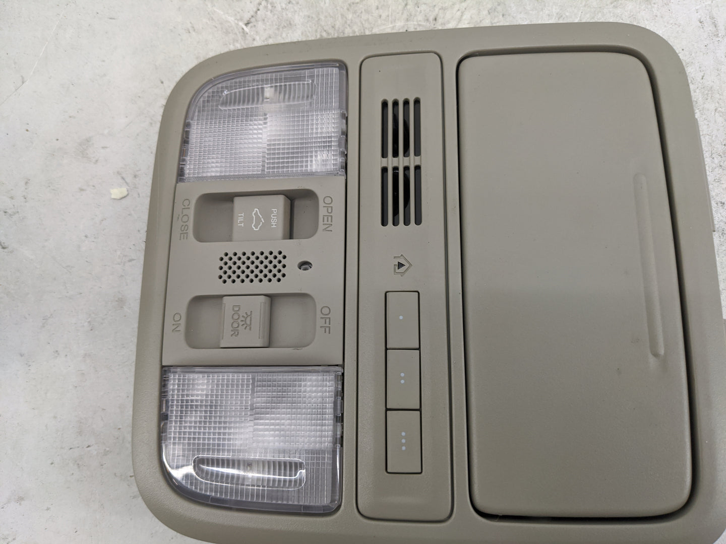 2011-2017 Honda Odyssey Overhead Console W/rear Climate Control Tan - Oemusedautoparts1.com