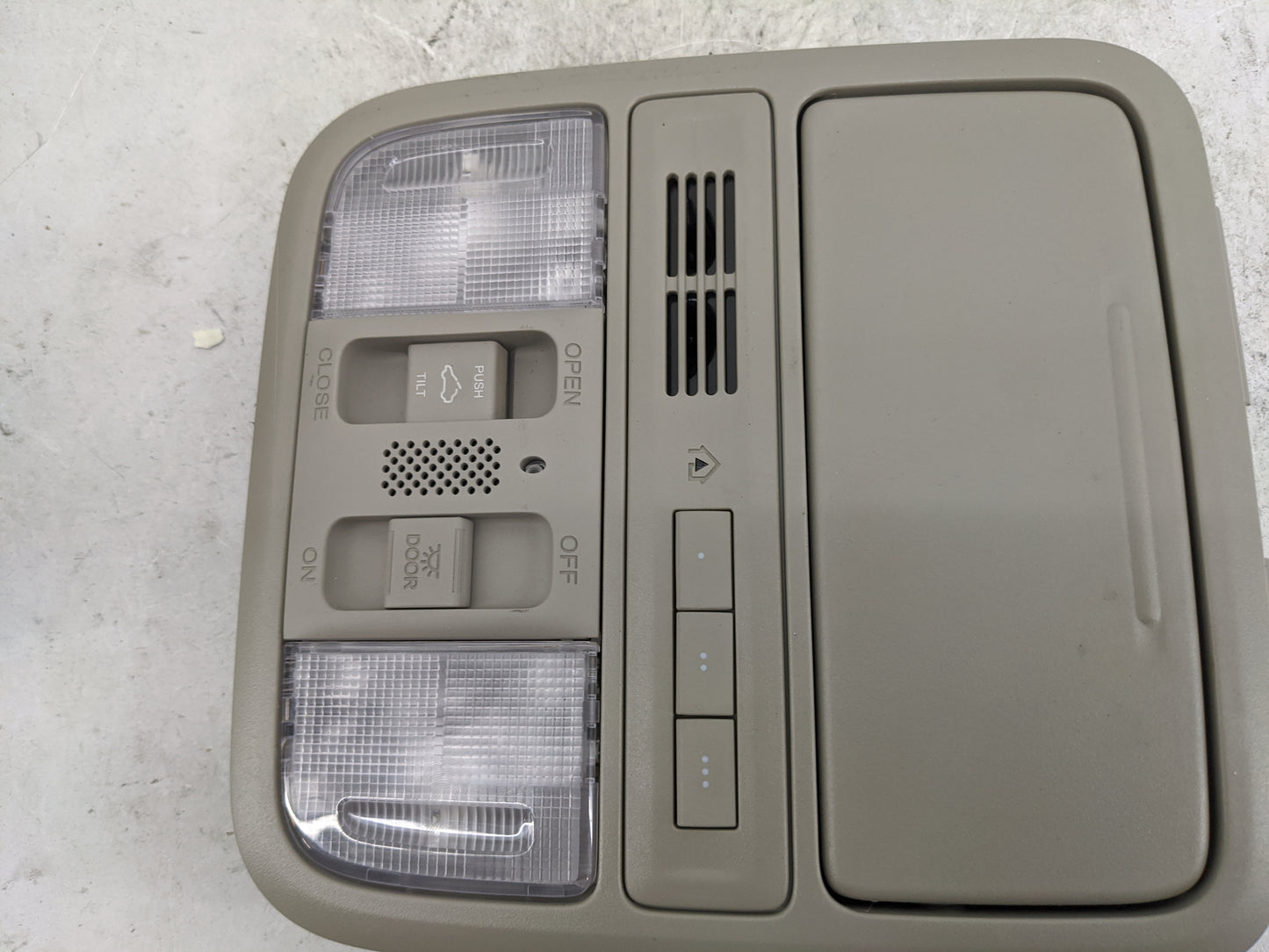 2011-2017 Honda Odyssey Overhead Console W/rear Climate Control Tan - Oemusedautoparts1.com