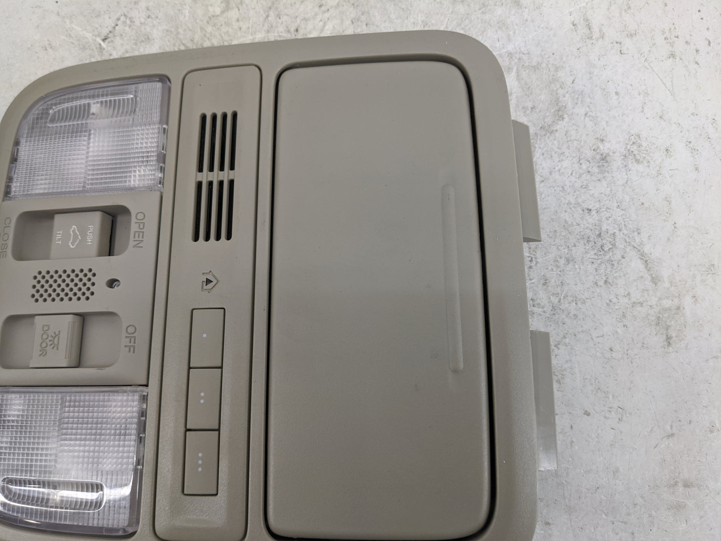 2011-2017 Honda Odyssey Overhead Console W/rear Climate Control Tan - Oemusedautoparts1.com