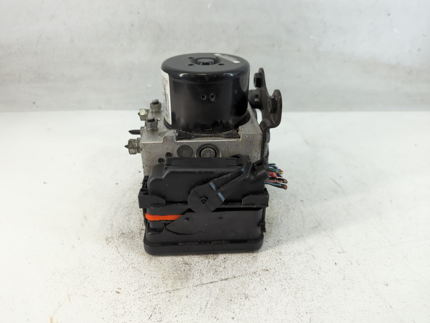 2016 Honda Odyssey ABS Pump Control Module Replacement P/N:57110-TK8-A Fits OEM Used Auto Parts - Oemusedautoparts1.com