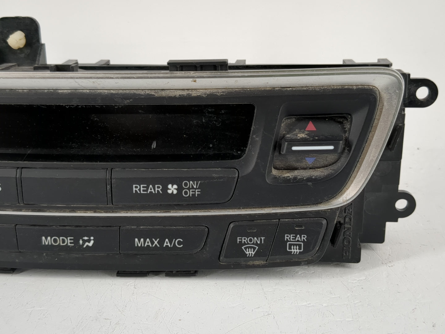 2016-2018 Honda Pilot Climate Control Module Temperature AC/Heater Replacement P/N:79600TG7A010M1 Fits Fits 2016 2017 2018 O