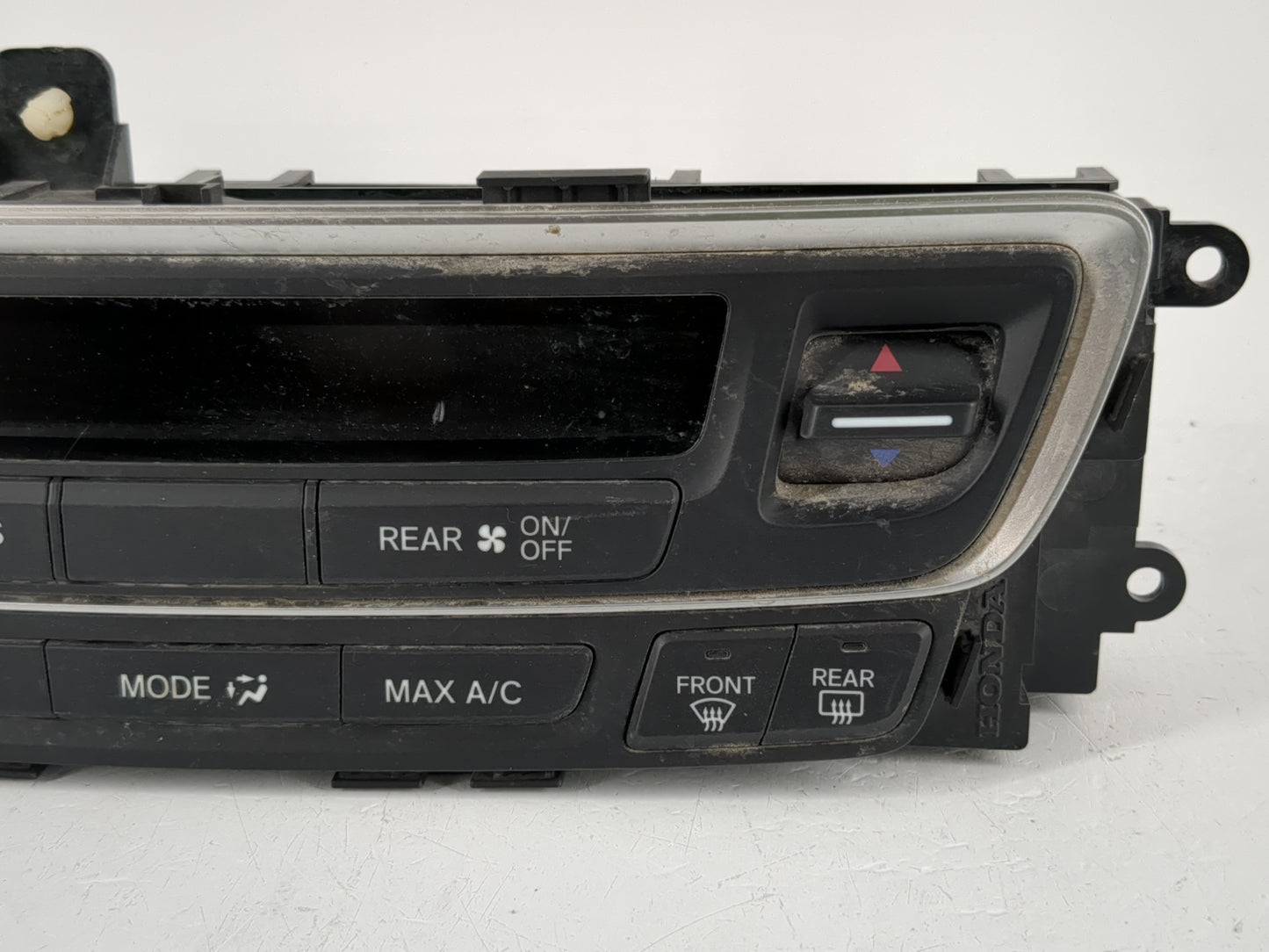2016-2018 Honda Pilot Climate Control Module Temperature AC/Heater Replacement P/N:79600TG7A010M1 Fits Fits 2016 2017 2018 O