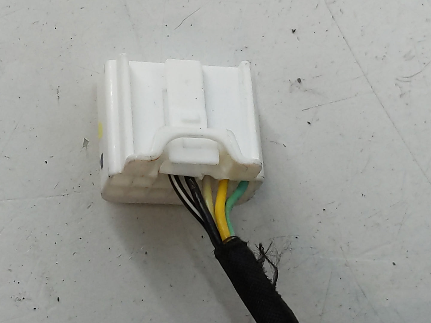 2016 Honda Pilot Driver Side View Mirror - Left Door Mirror OEM Used - Oemusedautoparts1.com