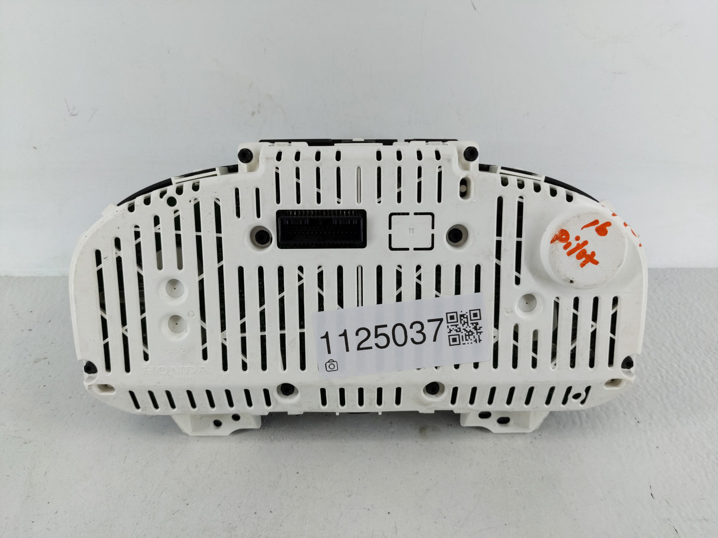 2016 Honda Pilot Instrument Cluster Speedometer Gauges P/N:78100-TG7-A140-M1 Fits OEM Used Auto Parts - Oemusedautoparts1.co