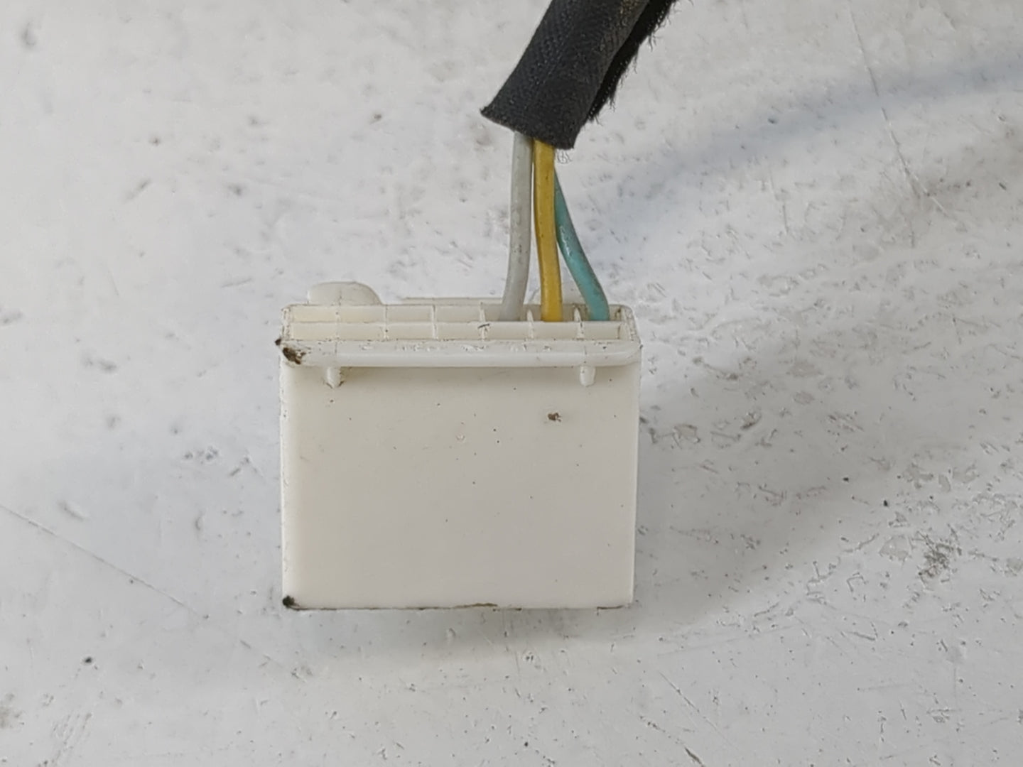 2016 Honda Pilot Driver Side View Mirror - Left Door Mirror OEM Used - Oemusedautoparts1.com