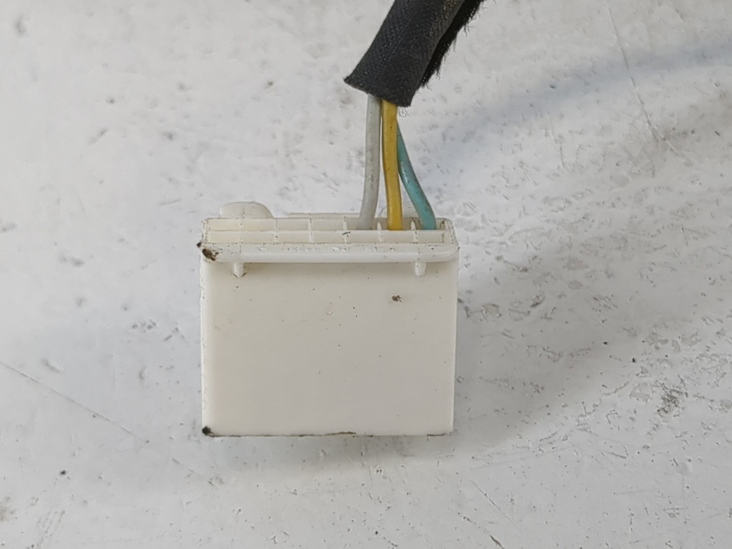 2016 Honda Pilot Driver Side View Mirror - Left Door Mirror OEM Used - Oemusedautoparts1.com