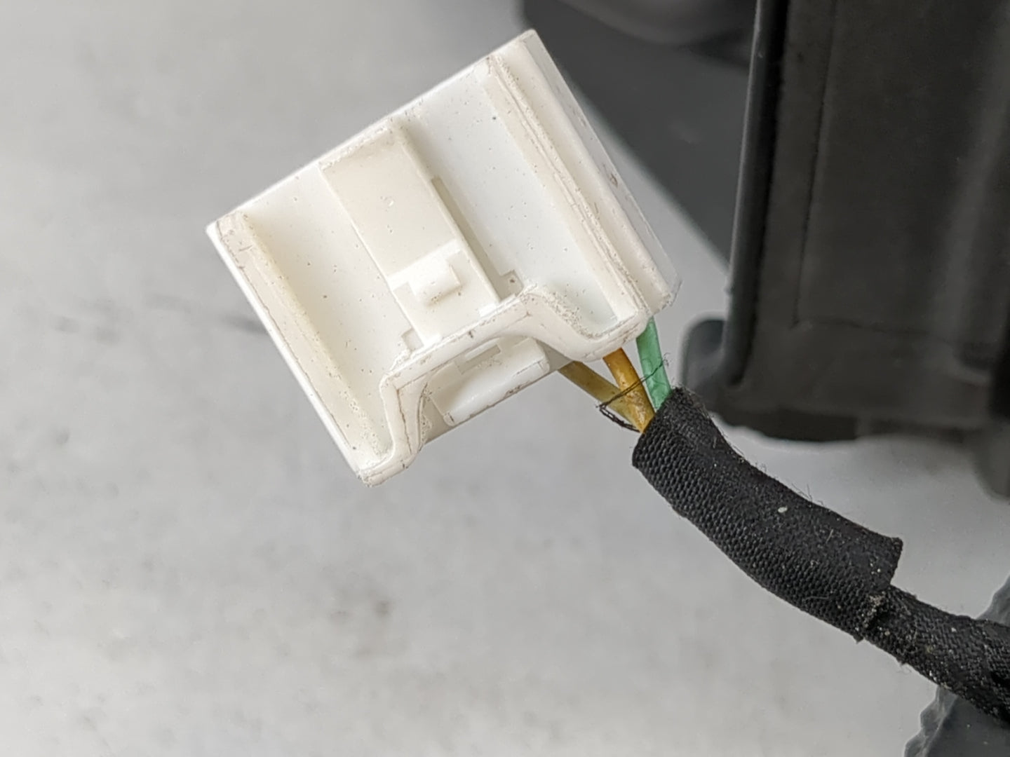 2016 Honda Pilot Driver Side View Mirror - Left Door Mirror OEM Used - Oemusedautoparts1.com