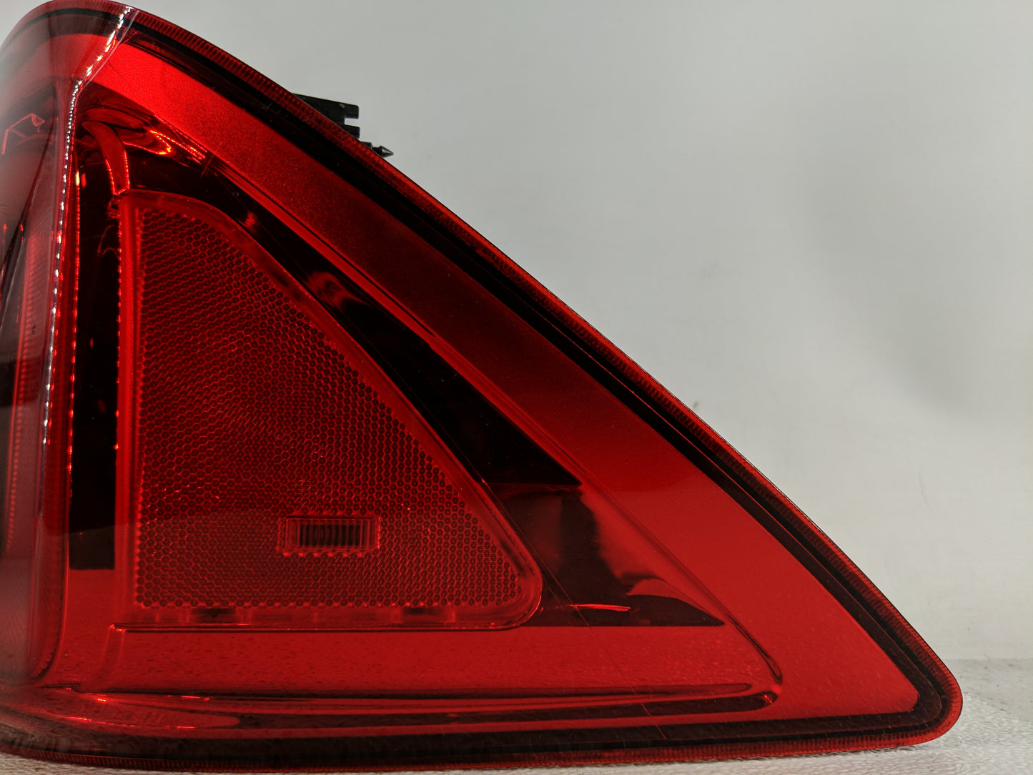 2016-2018 Honda Pilot Tail Light Assembly Driver Left OEM P/N:2XL949442-11 Fits Fits 2016 2017 2018 OEM Used Auto Parts - Oe