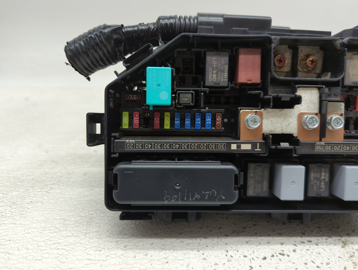 2016-2018 Honda Pilot Fusebox Fuse Box Panel Relay Module P/N:TG7 A010 A0 Fits Fits 2016 2017 2018 OEM Used Auto Parts - Oem