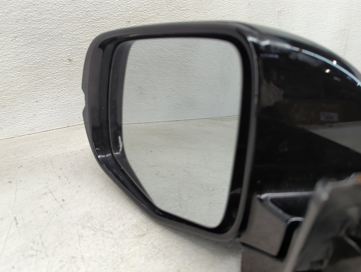 2016 Honda Pilot Driver Side View Mirror - Left Door Mirror OEM Used - Oemusedautoparts1.com