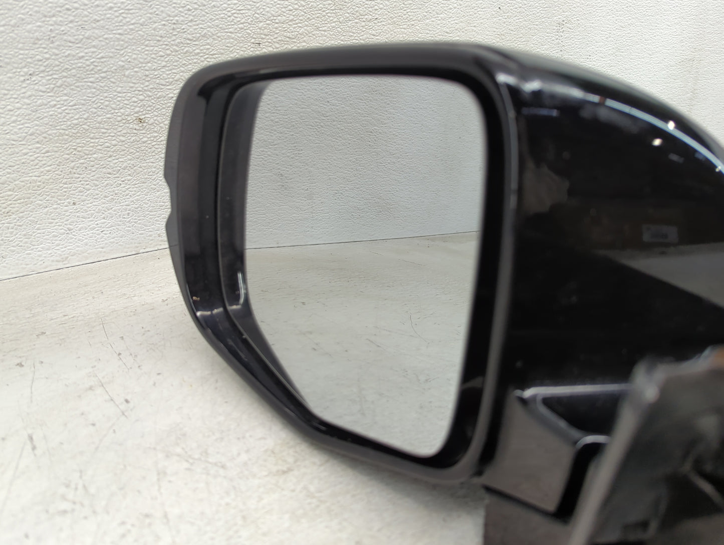 2016 Honda Pilot Driver Side View Mirror - Left Door Mirror OEM Used - Oemusedautoparts1.com
