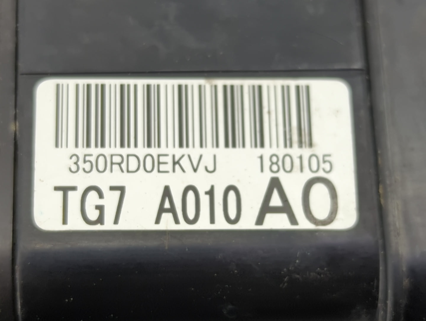 2016-2018 Honda Pilot Fusebox Fuse Box Panel Relay Module P/N:TG7 A010 A0 Fits Fits 2016 2017 2018 OEM Used Auto Parts - Oem